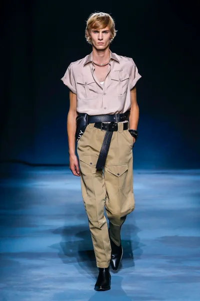 Look 17